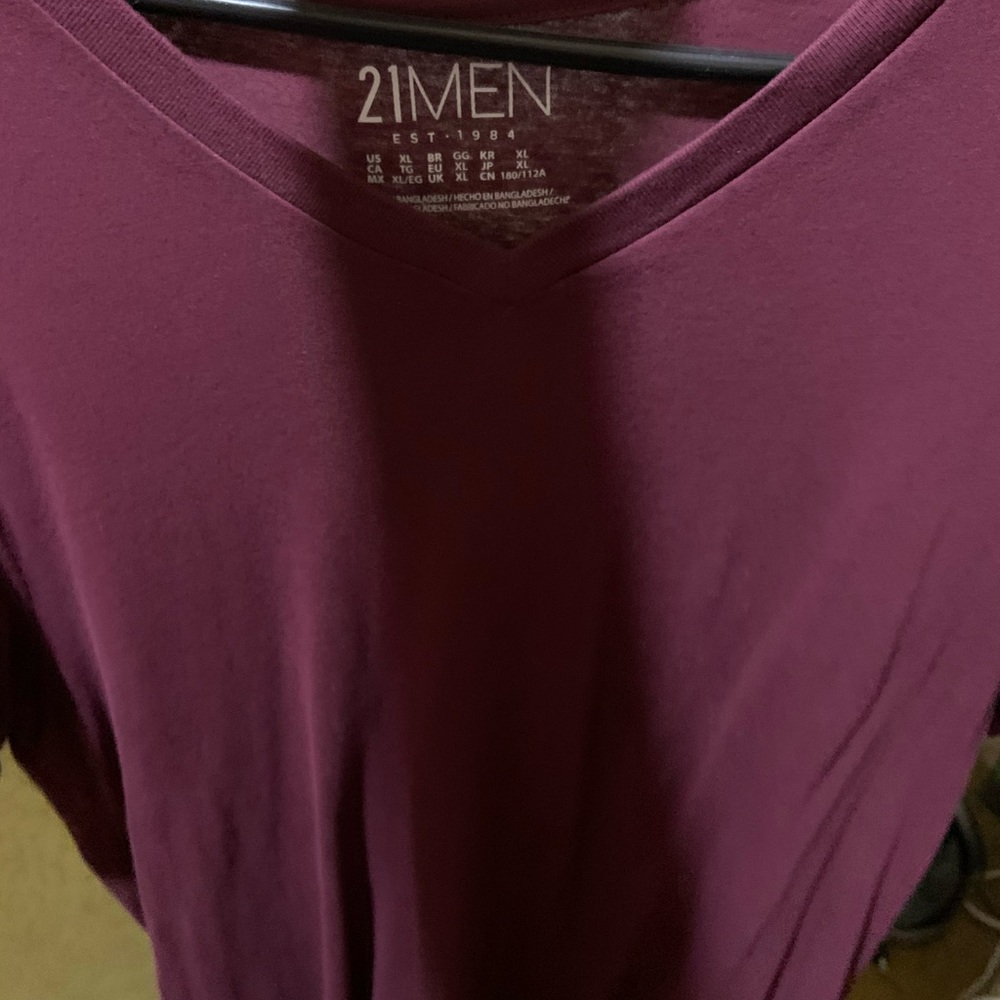 Give 21 men casual shirts from old navy